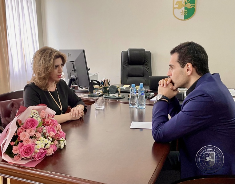 Инал Ардзинба провел встречу с президентом ТПП Республики Абхазия Тамилой Мерцхулава