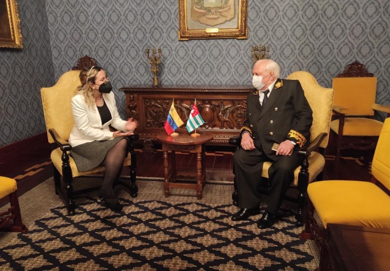 Abhazya'nın Venezuela Büyükelçisi Zaur Gvadzhava, Venezuela Dışişleri Bakanlığı Avrupa İşlerinden Sorumlu Bakan Yardımcısı Daniela Rodriguez ile görüştü