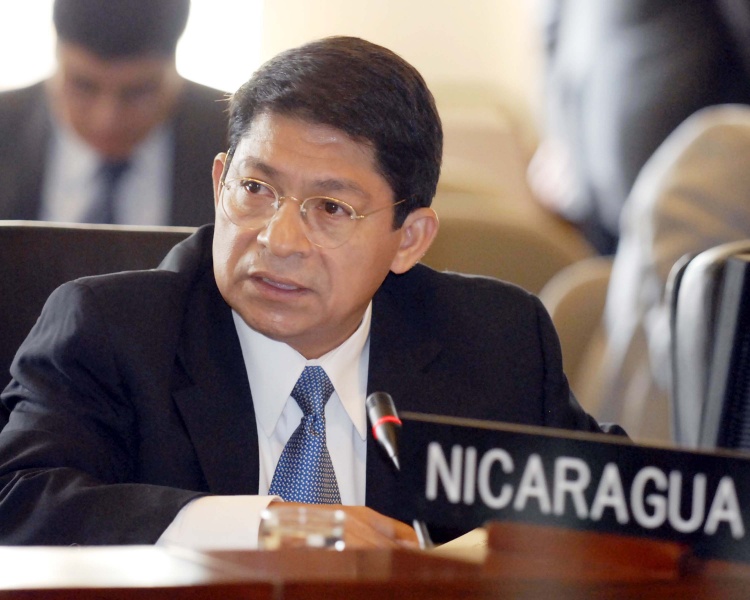 Daur Kove congratulated the Minister of Foreign Affairs of the Republic of Nicaragua on his birthday.