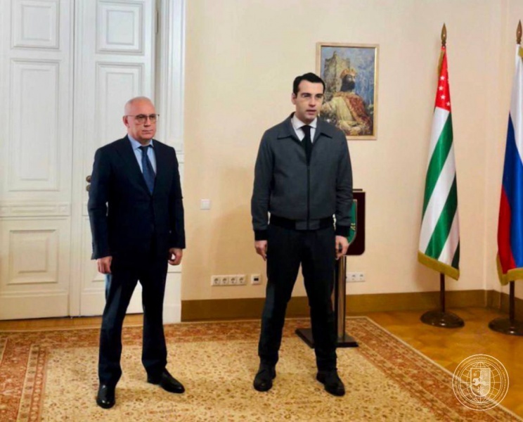 Inal Ardzinba presented Alkhas Kvitsinia, the newly appointed Ambassador Extraordinary and Plenipotentiary of the Republic of Abkhazia to the Russian Federation