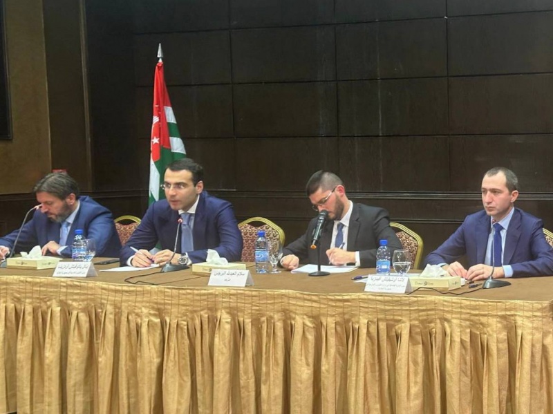Inal Ardzinba met with representatives of the Abkhaz-Abaza and Circassian diasporas in the SAR