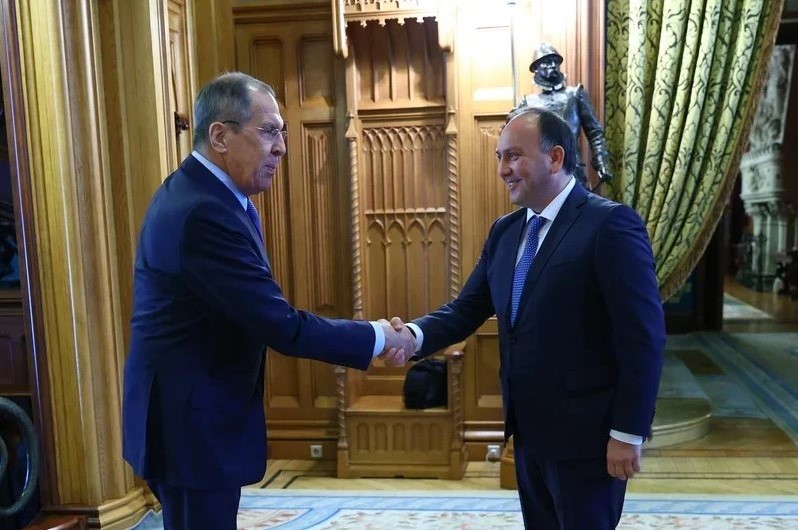 Sergey Lavrov congratulated Daur Kove on the occasion of his birthday
