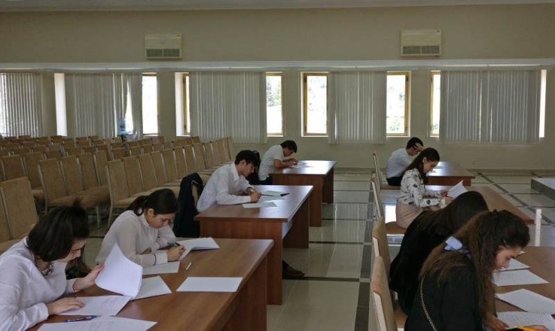В актовом зале Кабинета Министров состоялся третий экзамен для абитуриентов, поступающих в МГИМО (У) МИД России