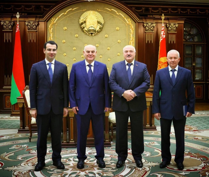 Инал Ардзинба поздравил Спецпредставителя Президента Республики Беларусь Виктора Шеймана с Днем Независимости Республики Беларусь