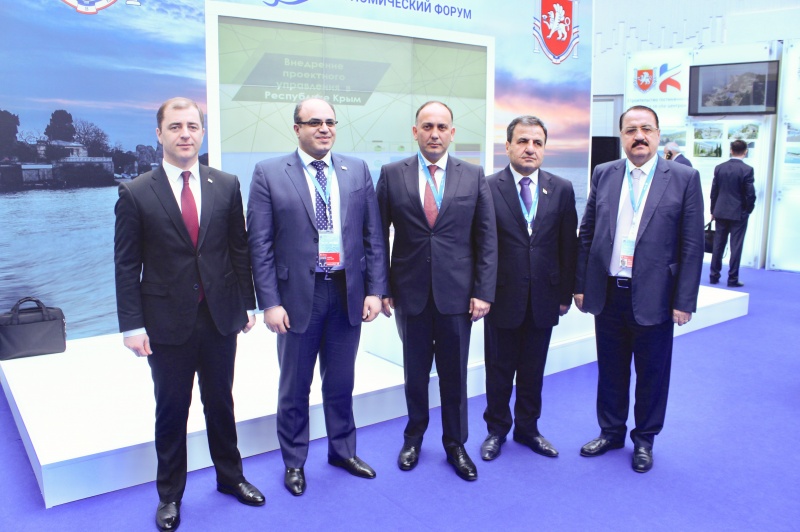 Министр иностранных дел Абхазии Даур Кове встретился с делегацией из Сирии на полях ЯМЭФ 2018