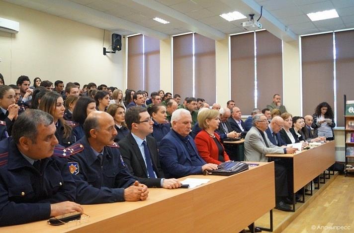Abhazya Dışişleri Bakanlığı Temsilcisi "Karadeniz Bölgesinde NATO'nun Askeri Mevcudiyetinin Güçlendirilmesi: Abhazya Cumhuriyeti'nin Ulusal Güvenliği" konulu yuvarlak masa toplantısının çalışmalarına katıldı.