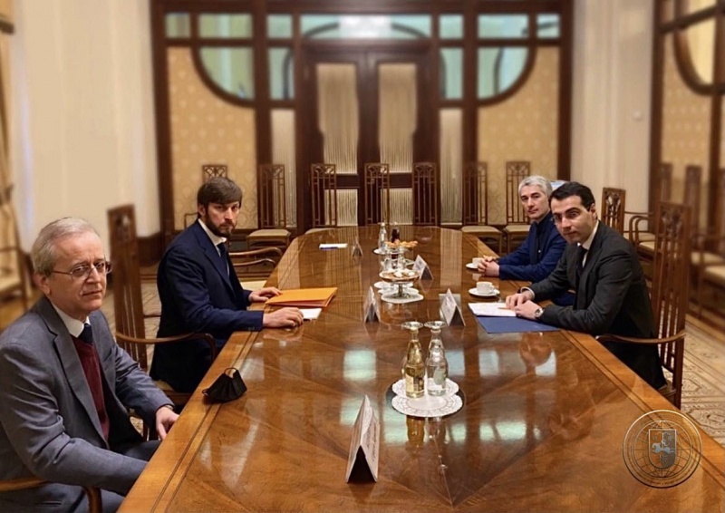 Minister of Foreign Affairs of Abkhazia Inal Ardzinba held a meeting with Ruslan Edelgeriev, Advisor to the Russian President