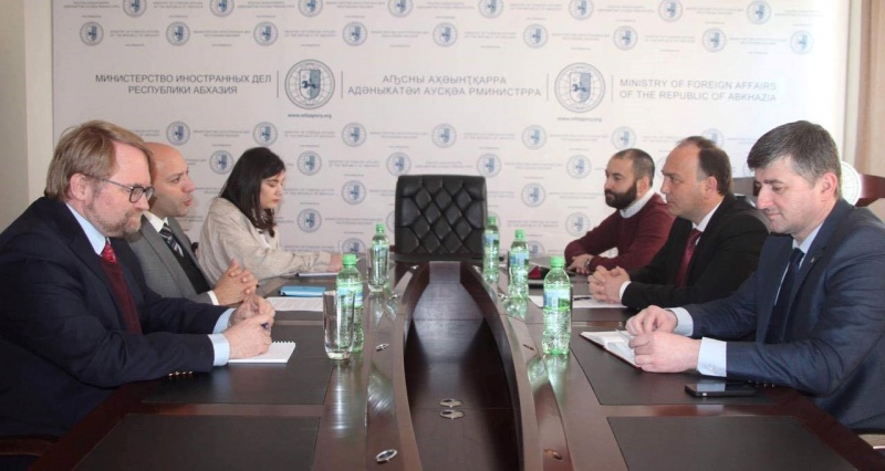 Даур Кове провел встречу с главой регионального представительства Детского Фонда ОOН (ЮНИСЕФ) Гассаном Халил