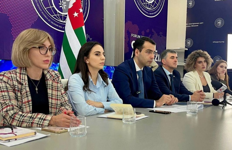 Online conference was held at the Media Center of the Ministry of Foreign Affairs of Abkhazia with the participation of the Minister of Foreign Affairs of the Republic of Abkhazia Inal Ardzinba