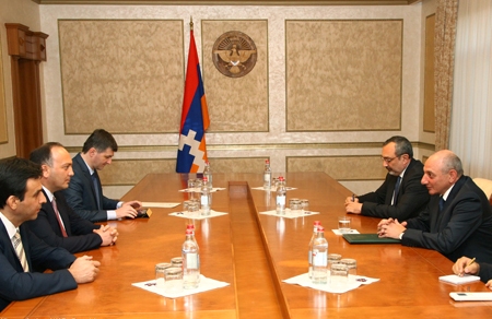 Abhazya Cumhuriyeti Dışişleri Bakanlığı heyeti Artsakh Cumhuriyeti Cumhurbaşkanı Bako Sahakyan ile 28 Ağustos tarihinde bir araya geldi
