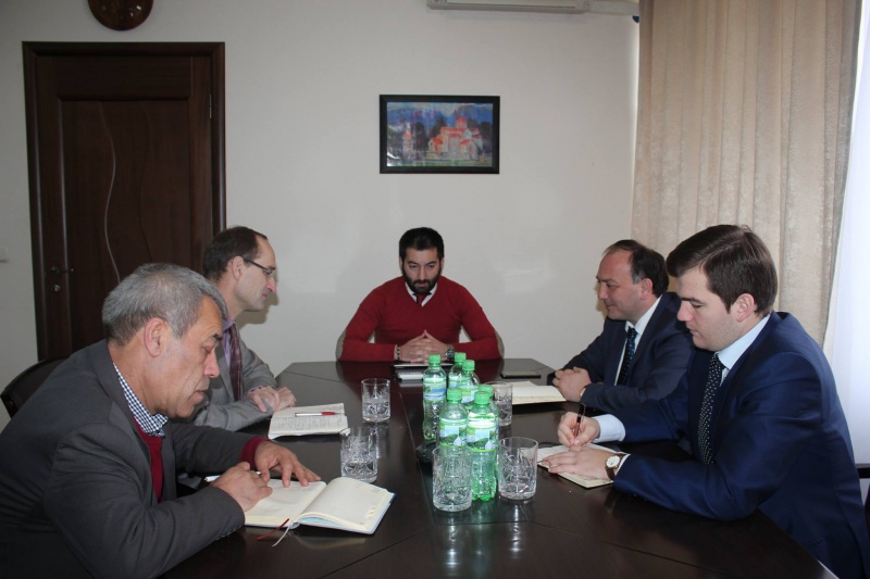 Daur Kove met with the UNHCR Regional Representative for the South Caucasus, Johannes van der Klaauw