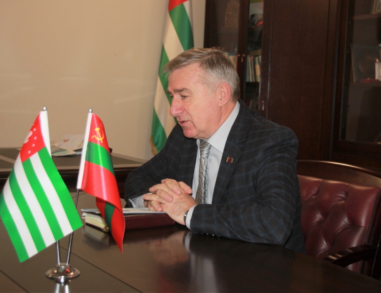 Даур Кове поздравил Гарри Купалба с 13-летием со дня основания Официального Представительства ПМР в Республике Абхазия