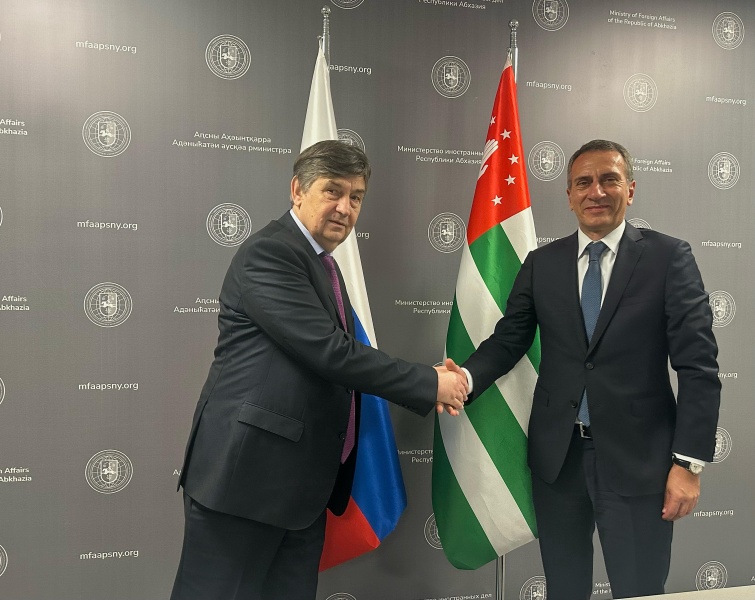 Oleg Bartsyts met Mikhail Shurgalin